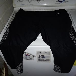 Nike Dri-Fit Capri Leggings